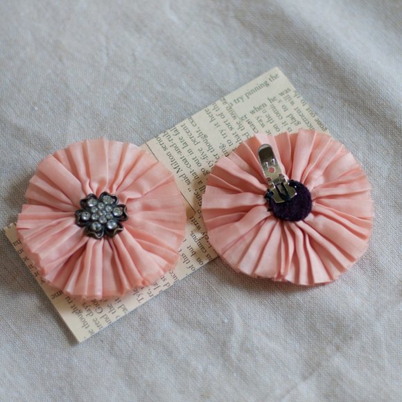 Peach Pink Flower Shoe Clips - Picture 6 of 8